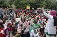 کراچی: جناح سندھ میڈیکل یونیورسٹی کے طلبہ کا ہراسمنٹ کے خلاف احتجاج!